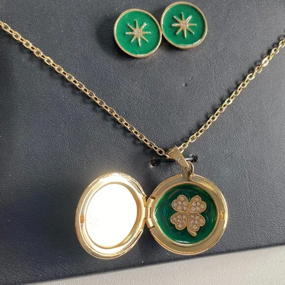 NIB Bebe Emerald Green & Gold Watch Earrings Locket Set - Picture 4 of 14